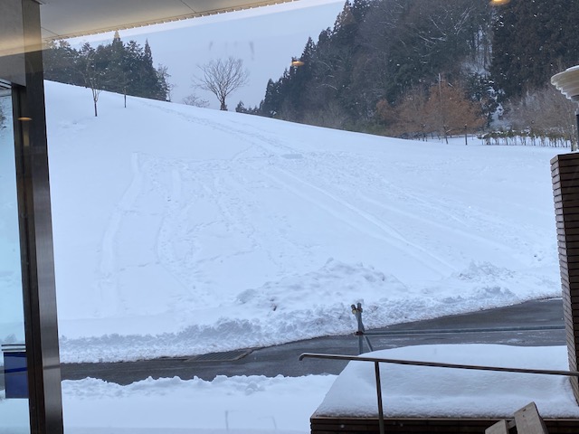 雪遊びのできる温泉？