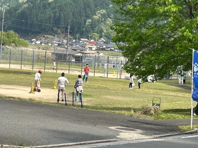 あやべ温泉二王公園よりお知らせです。